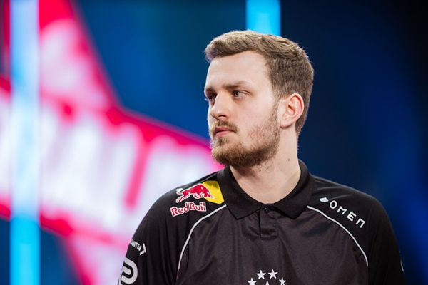 Staehr专访：从主点人到Astralis明星位的蜕变 谈HooXi
