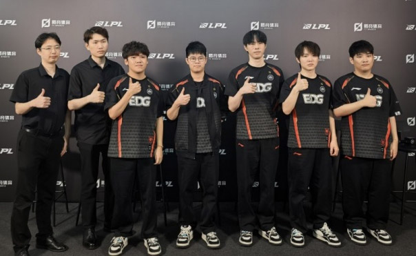 采访:EDG横扫UP登顶涅槃组！Xiaohao 2000助攻创纪录，Zdz单杀封神