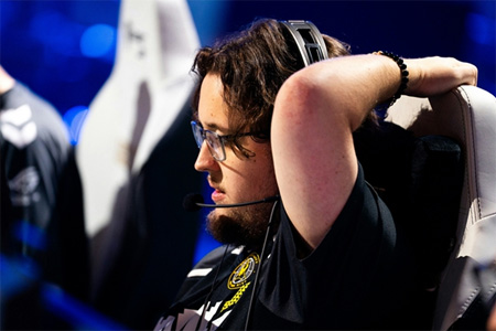 ZywOo赛后痛陈Vitality困境：全员缺乏自信！电竞世界杯失利真相曝光