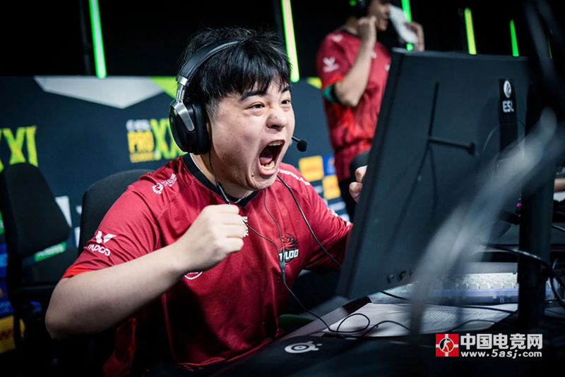 FISSURE再次否认财务危机传闻：我们更愿以公开成果正名