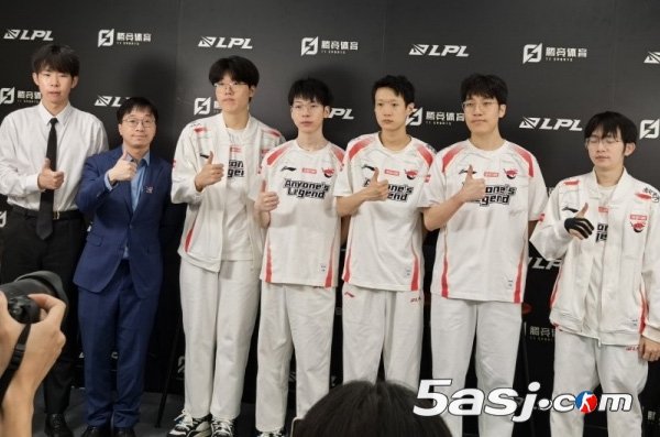 爆冷横扫！AL 3-0碾压JDG晋级败者组决赛，Flandre坦言“发挥差”！对战TES能否延续黑马之势？