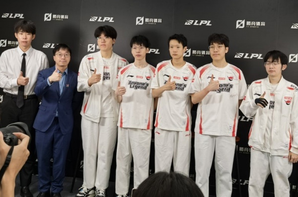 爆冷横扫！AL 3-0碾压JDG晋级败者组决赛，Flandre坦言“发挥差”！对战TES能否延续黑马之势？