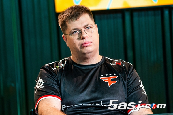 Pimp锐评karrigan成团队负担 FaZe数据滑坡引争议 Pimp锐评karrigan成团队负担 FaZe数据滑坡引争议