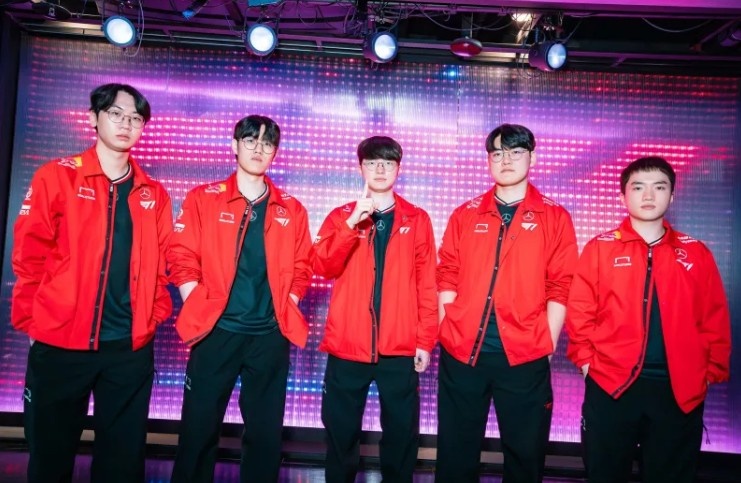 Faker调侃Oner抢五杀恩怨！T1锁定世界赛名额，赛后采访爆笑复盘 | LCK季后赛焦点