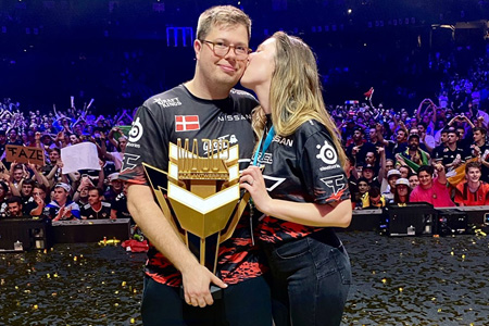 karrigan妻子：是主办方硬要采访jcobbb，队友们想替他去