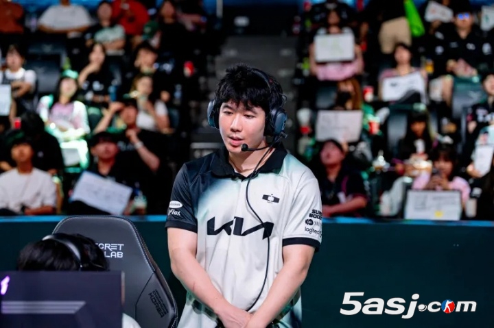 赛后采访cvMax：龙龟是平时练习过的选择，第四局的BP我认为是能赢