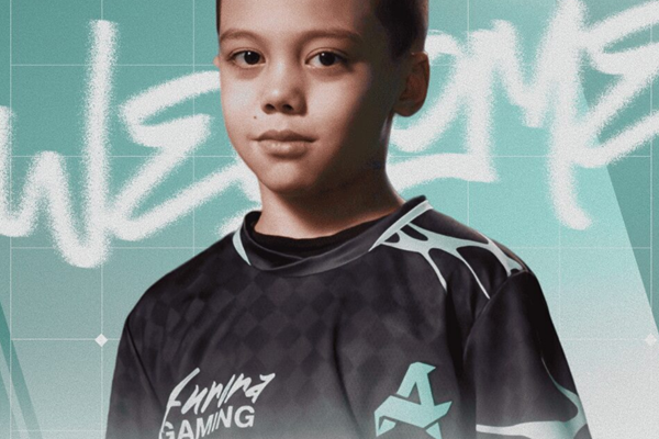 8岁电竞神童签约职业战队！Aurora破格签约ShaLun引热