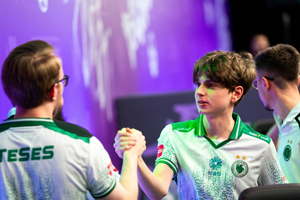 FISSURE裂变天地S2：m0NESY发挥神勇，数值碾压！Falcons 2