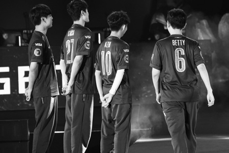 神奇！PSG成为全球唯一一支第三赛段BO5全败却进S赛的队伍