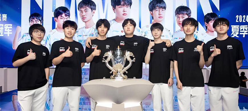 2025LPL总决赛：BLG捧起银龙杯，knight获得FMVP，收获职业