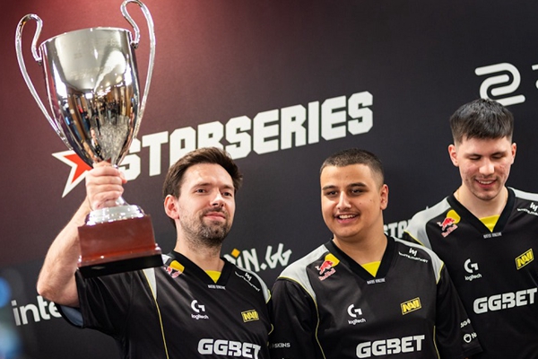 NAVI捧杯StarLadder秋季赛，赢得自2024年10月以来首个