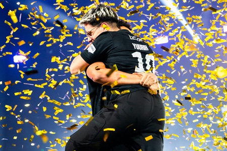 yuurih八年坚守终圆梦：FURIA夺冠靠'魔力'？揭秘巴西CS