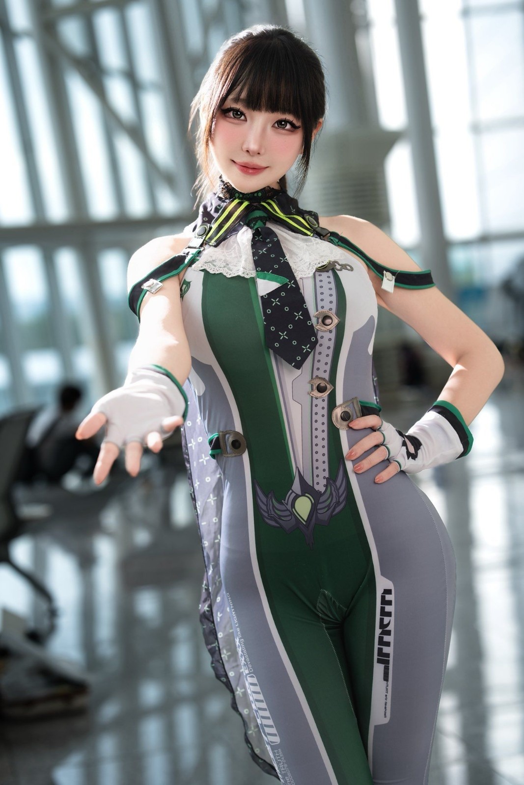 国外美女NOE分享Cos《剑星》伊芙作品 完美曲线诱人身材