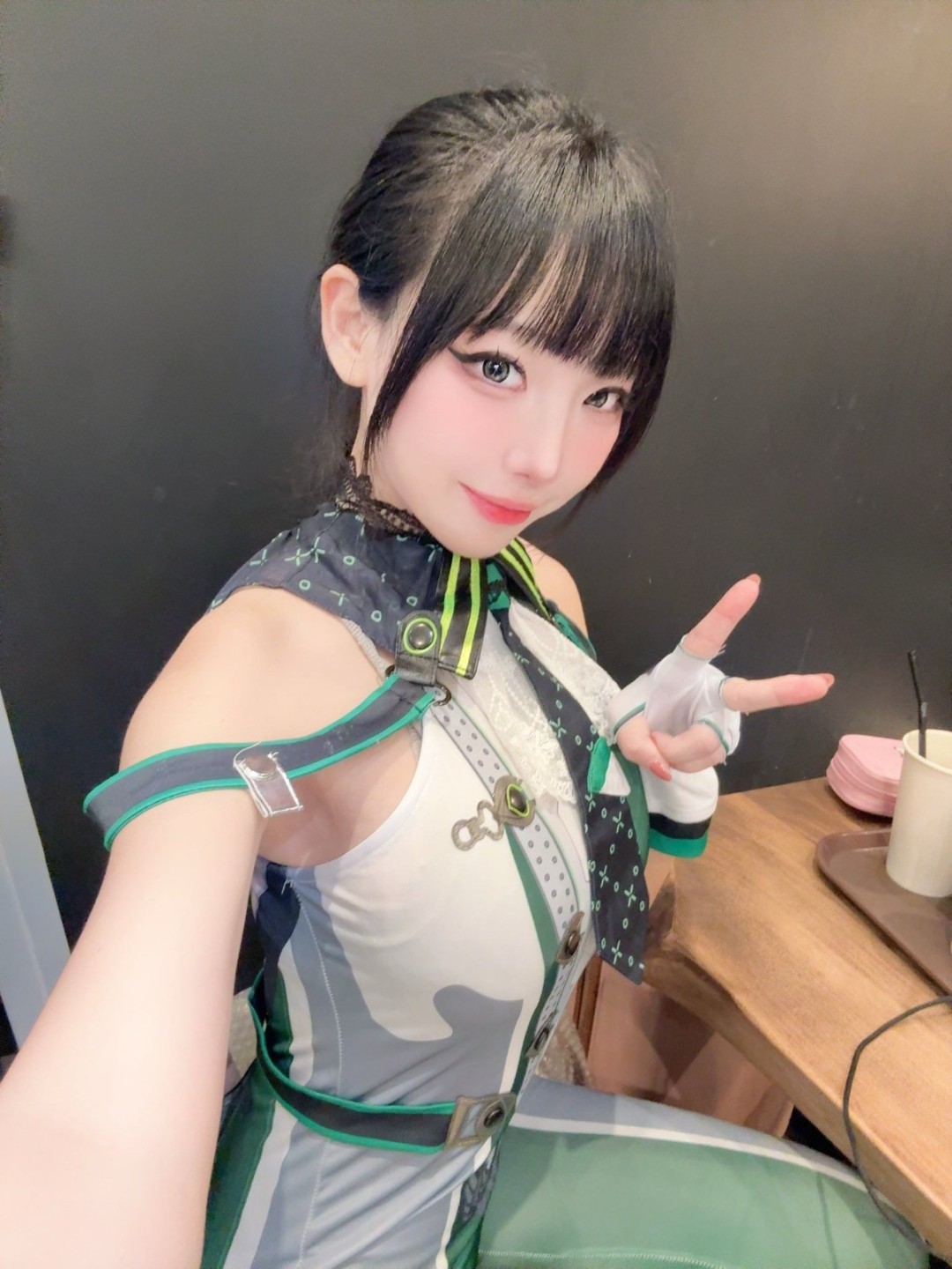 国外美女NOE分享Cos《剑星》伊芙作品 完美曲线诱人身材