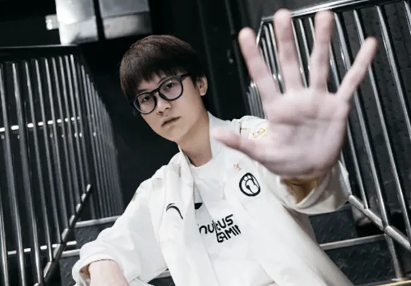 Meiko迎战宿命之敌！iG生死战对决T1，老将揭秘11年巅峰秘诀：版本与英雄池