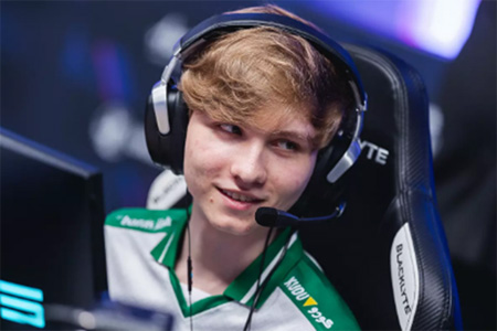 m0NESY自曝状态低谷：半年仅1次巅峰！与NiKo观赛减压，EPL