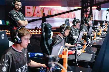 CAC亚洲邀请赛2025：3DMAX 2-1力克FNC，Ex3rcice残局封