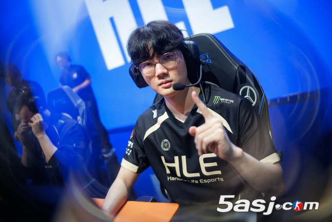 Viper率HLE绝地反击！S15瑞士轮赛后专访：下路女警统治版本 迎战100T生死局