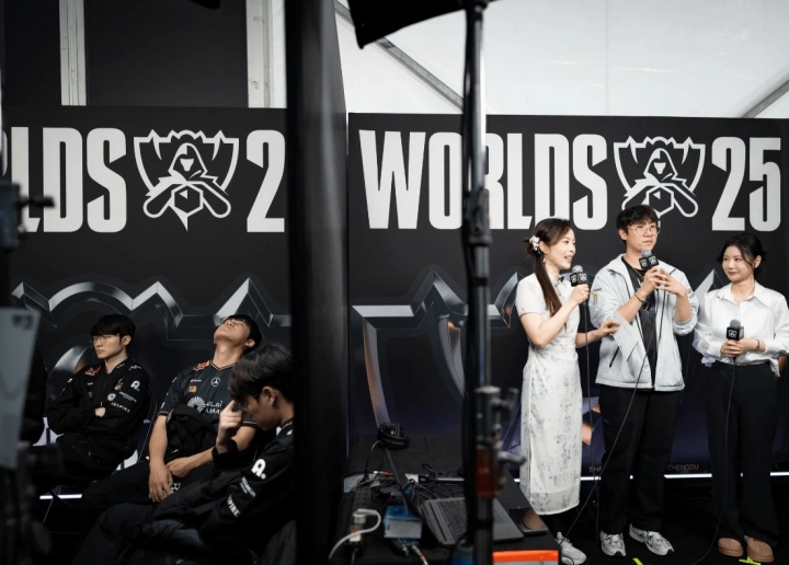 两极分化！摄影Tim分享GEN对战T1比赛结束后两队选对比照