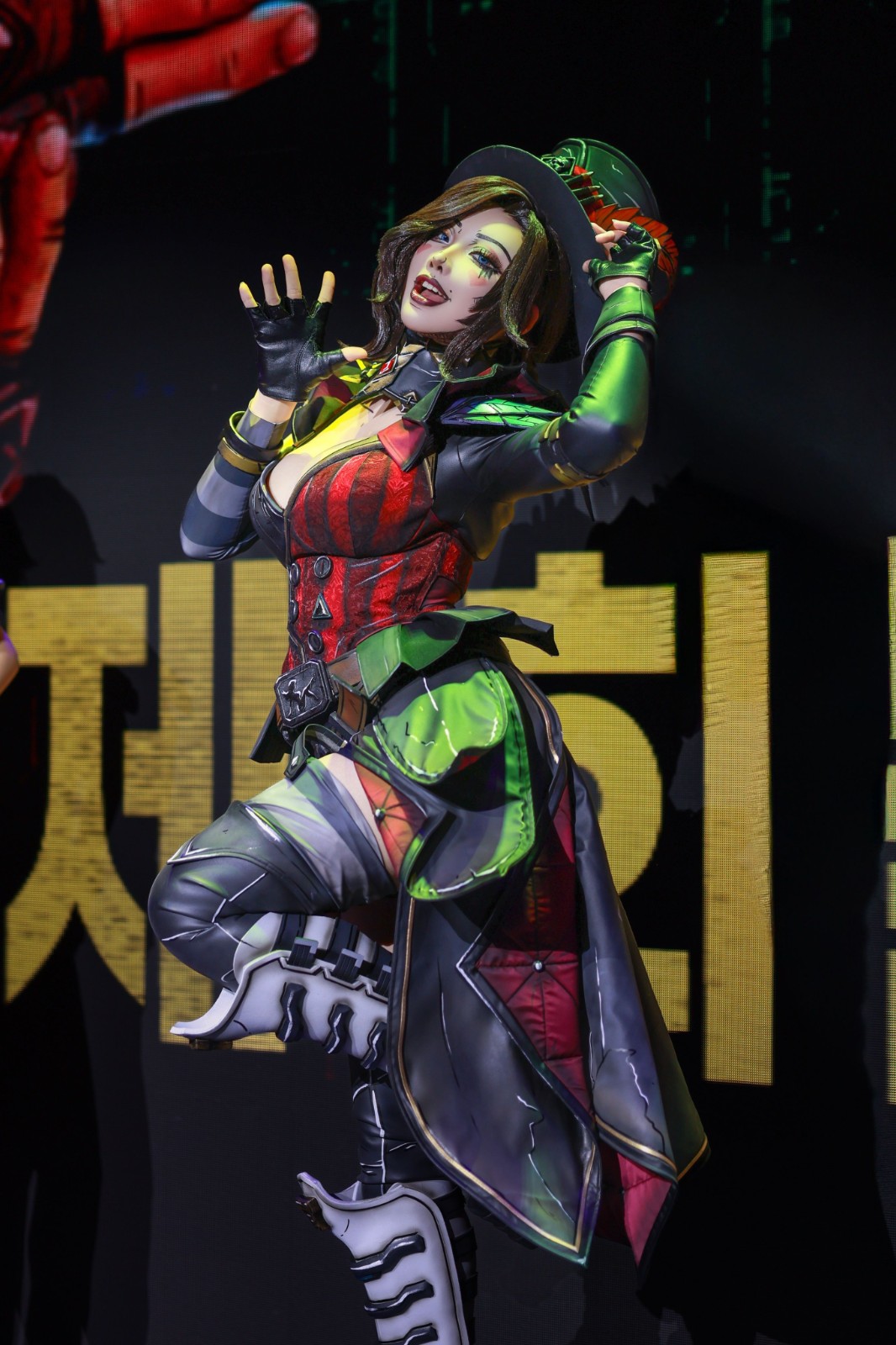 韩国知名Coser Yasal分享最新Cos美图：《妮姬》小红帽，《英雄联盟》女枪，刃影姐姐