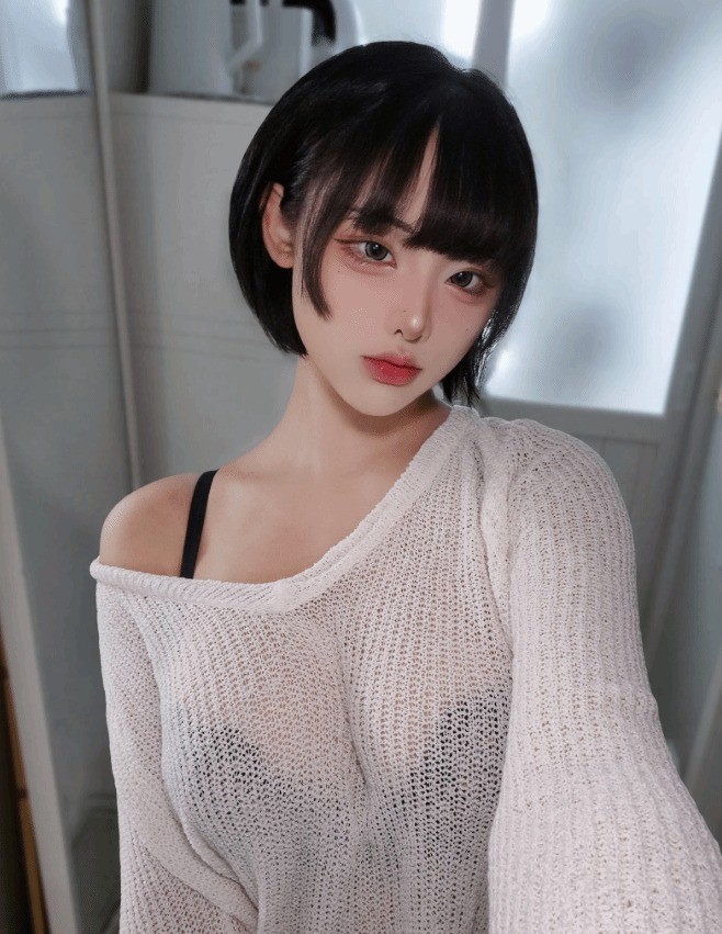 韩国知名Coser Yasal分享最新Cos美图：《妮姬》小红帽，《英雄联盟》女枪，刃影姐姐