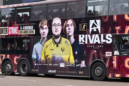 BLAST巅峰赛S2涂装大巴空降香港！m0NESY、ZywOo、donk