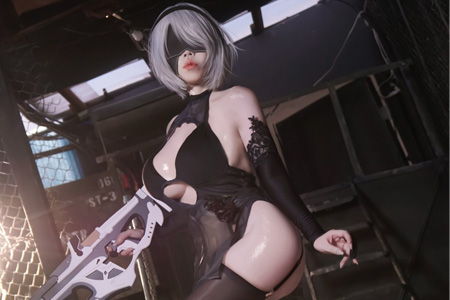 日本美女最新Cos 2B小姐姐作品，黑丝肉腿，这谁顶得住！