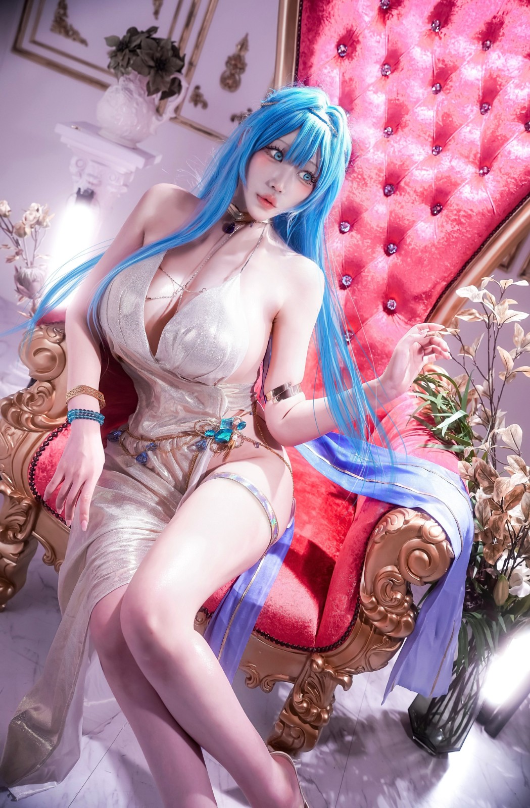 日本美女最新Cos 2B小姐姐作品，黑丝肉腿，这谁顶得住！