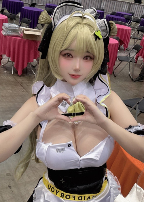 《剑星》体模尹雪花Cos作品：《棕色尘埃2》葛兰西特