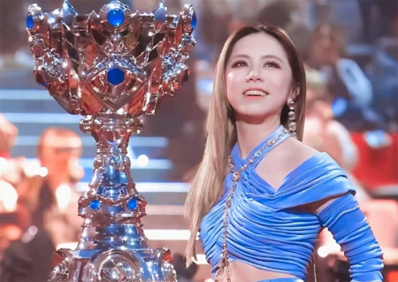 独家幕后！邓紫棋含泪坦言S15全球总决赛压力爆表：突然