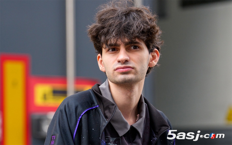 PARIVISION战队9Class盛赞Dota2匹配更新！非常规出装让对手措手不及