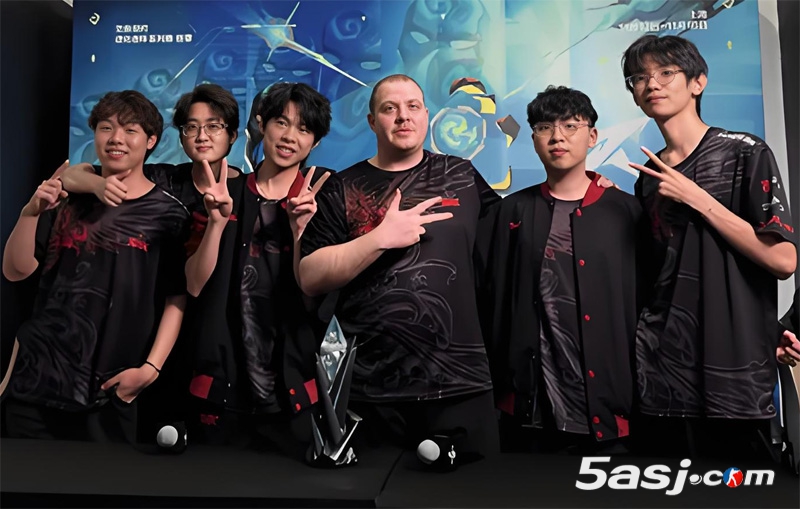 谦逊前行！FPX.BerLIN夺冠后直言