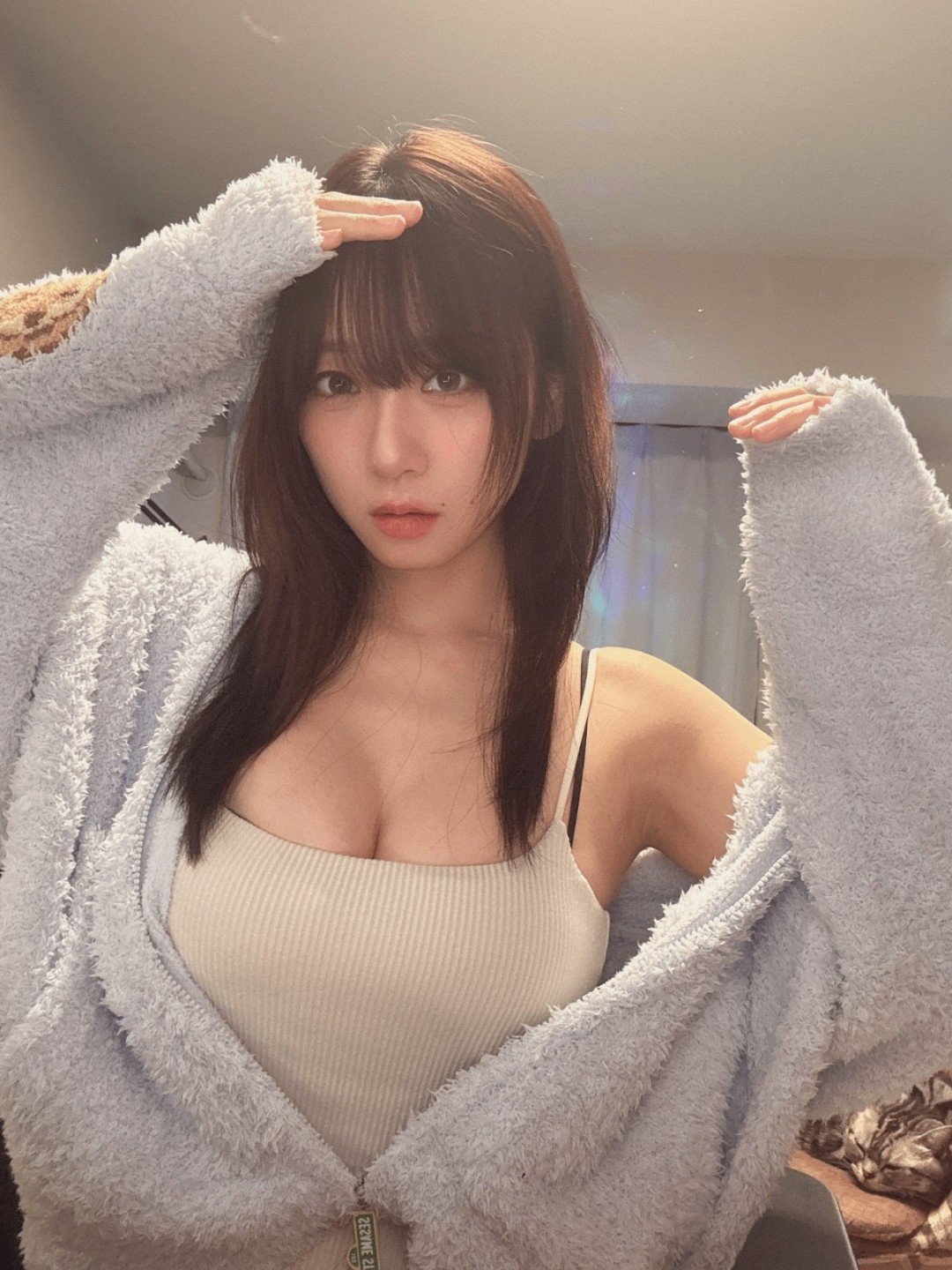 日本写真明星伊织萌分享最新《妮姬》阿妮斯Cos美图，超大杯纯欲天花板