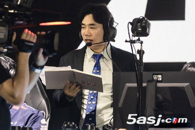 Homme教练官宣加盟LCK！爆2026赛季转会内幕，薪资与队员反应揭秘