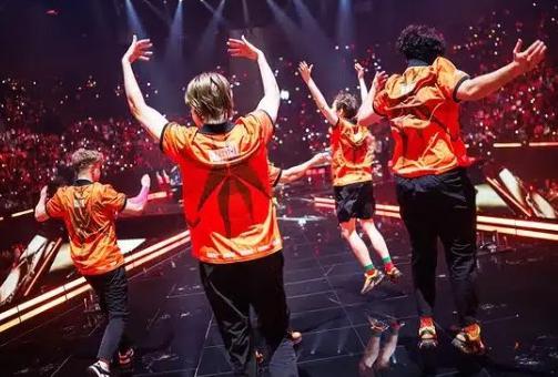 【电竞豪门年度复盘】Fnatic创始人专访：LOL西方赛区