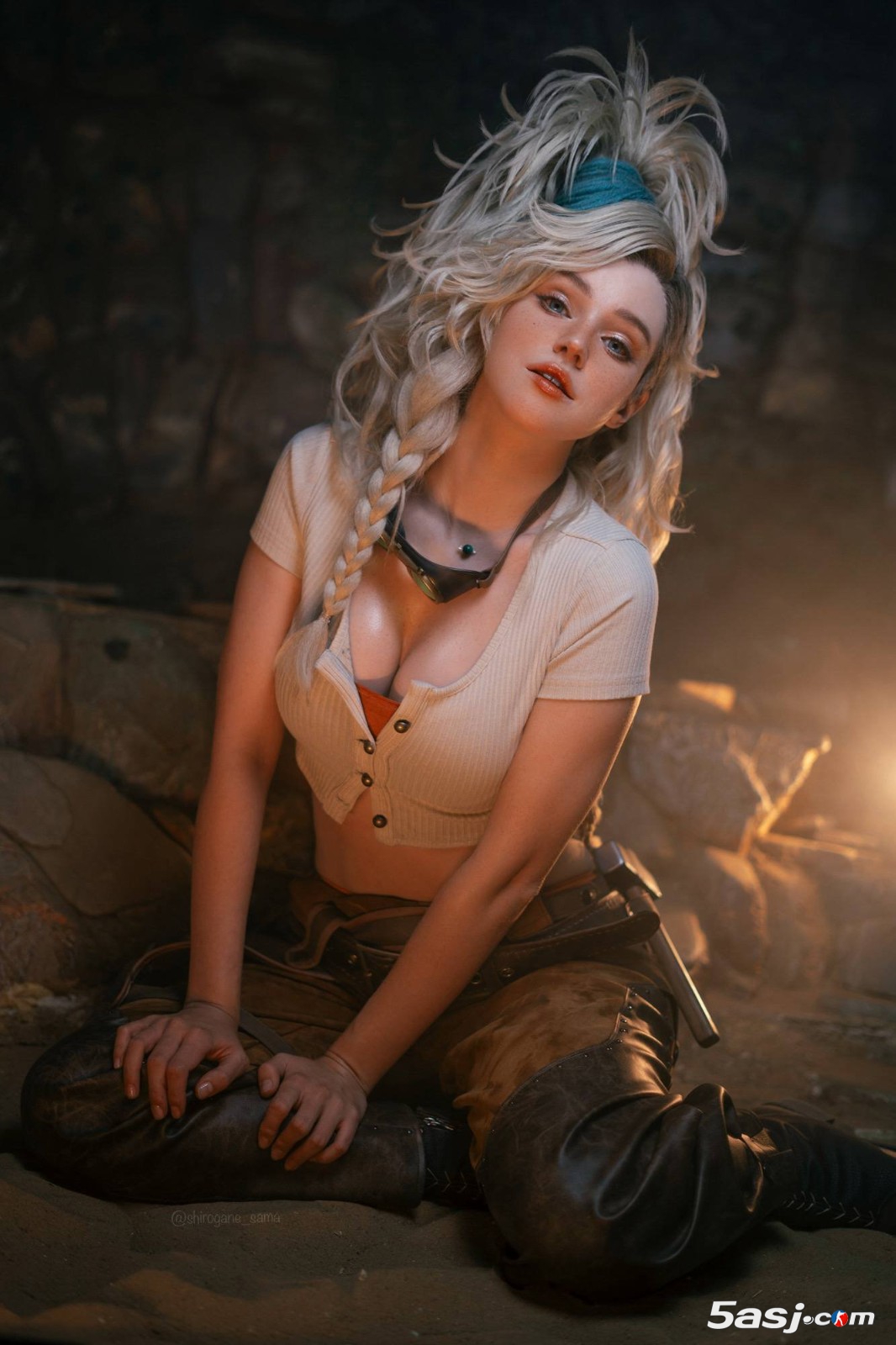 俄罗斯模特cos《怪物猎人:荒野》杰玛,火热性感身材撩人! 俄罗斯模特cos《怪物猎人:荒野》杰玛,火热性感身材撩人!