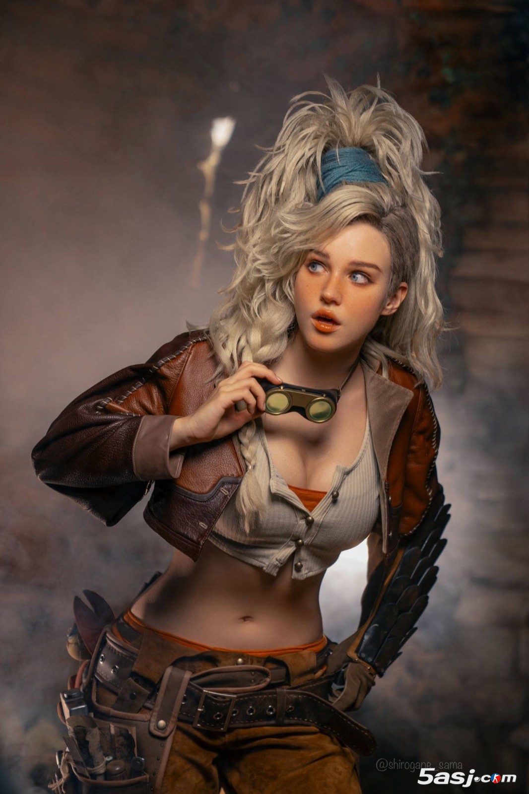 俄罗斯模特cos《怪物猎人:荒野》杰玛,火热性感身材撩人! 俄罗斯模特cos《怪物猎人:荒野》杰玛,火热性感身材撩人!