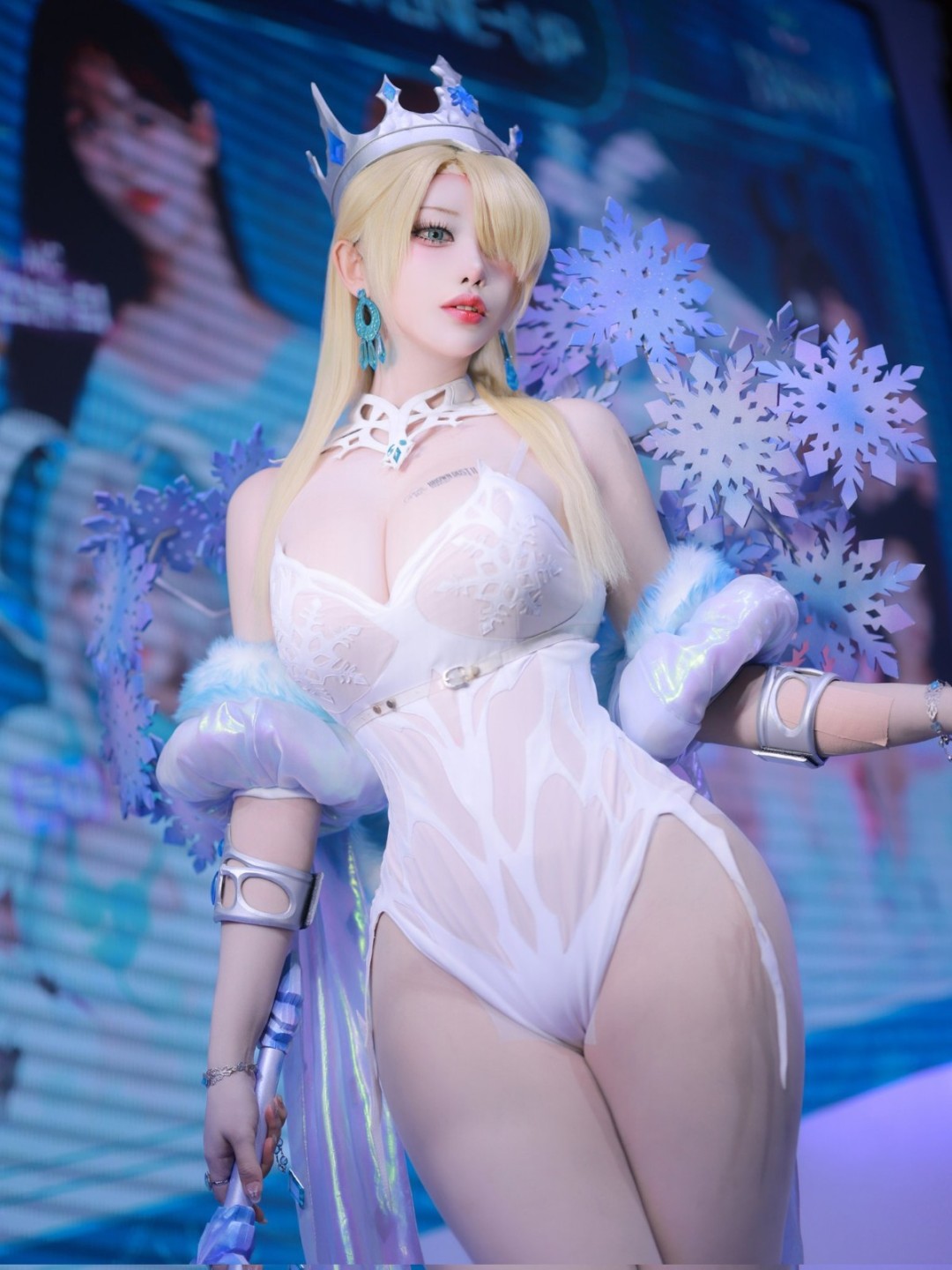 韩援Coser Yasal分享Cos《棕色尘埃2》冰雪女王最新美图