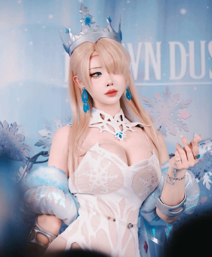 韩援Coser Yasal分享Cos《棕色尘埃2》冰雪女王最新美图