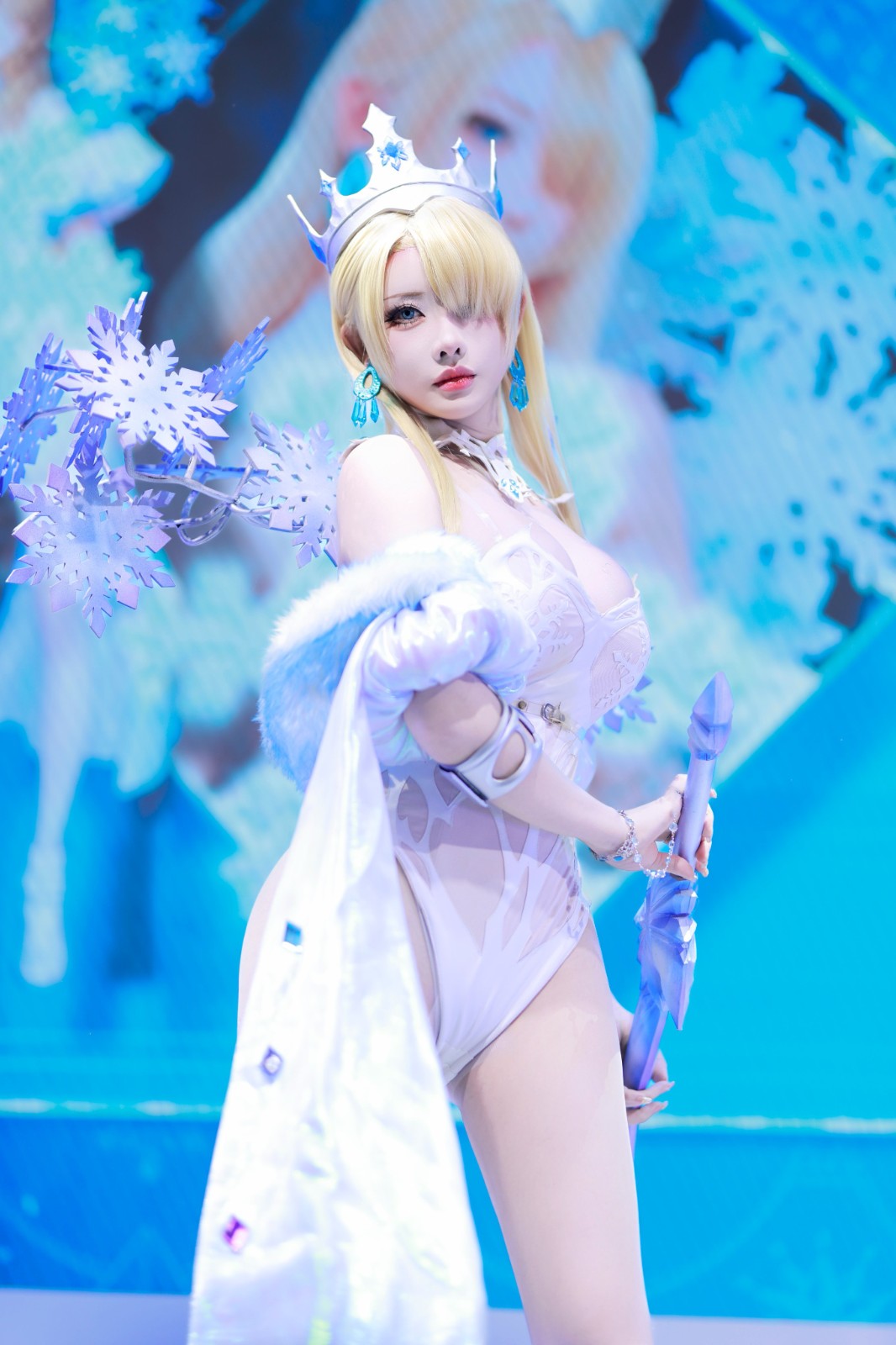 韩援Coser Yasal分享Cos《棕色尘埃2》冰雪女王最新美图