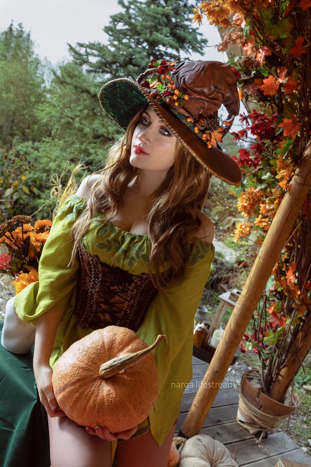 国外美女Narga：Cos《漫威争锋》白皇后，福利满满