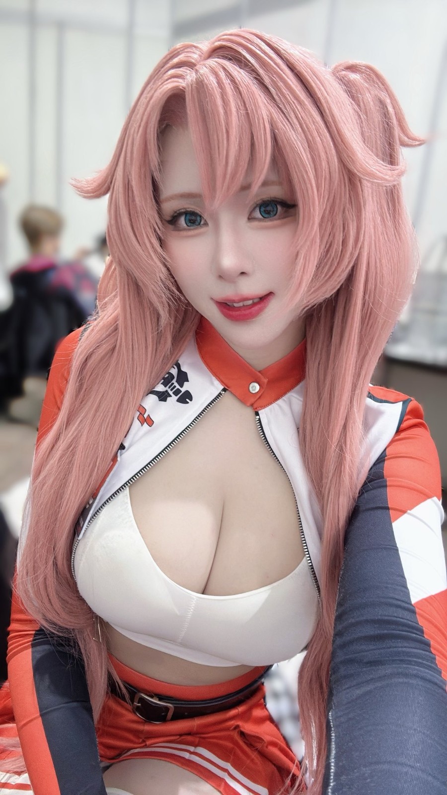 知名Coser小空Cos《棕色尘埃2》温泉剑客布莱德