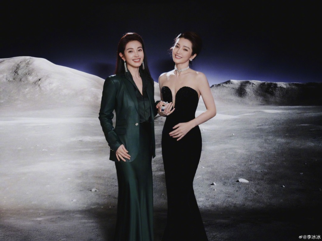 李冰冰和妹妹李雪一起惊艳亮相：内娱冰雪奇缘姐妹花