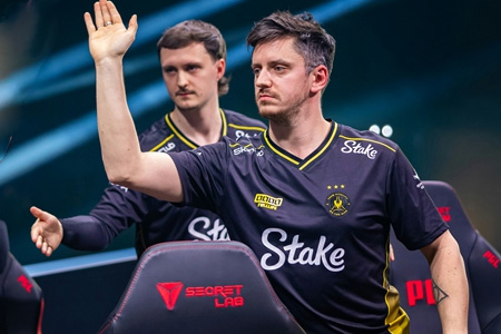 外媒采访Vitality指挥apEX：史上最佳战队该让粉丝去争论，我只想继续写历史 